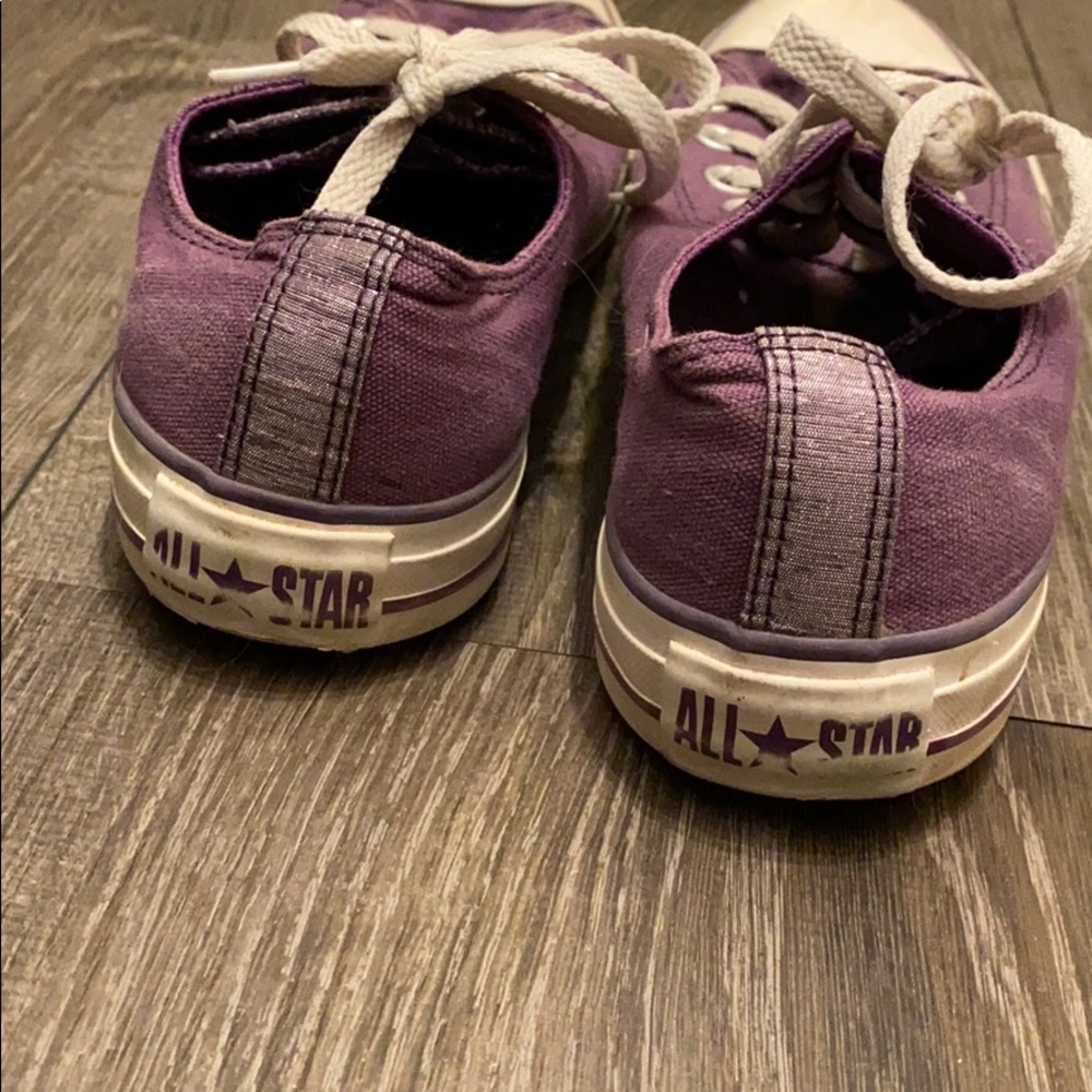 Purple converse - Picture 2 of 3
